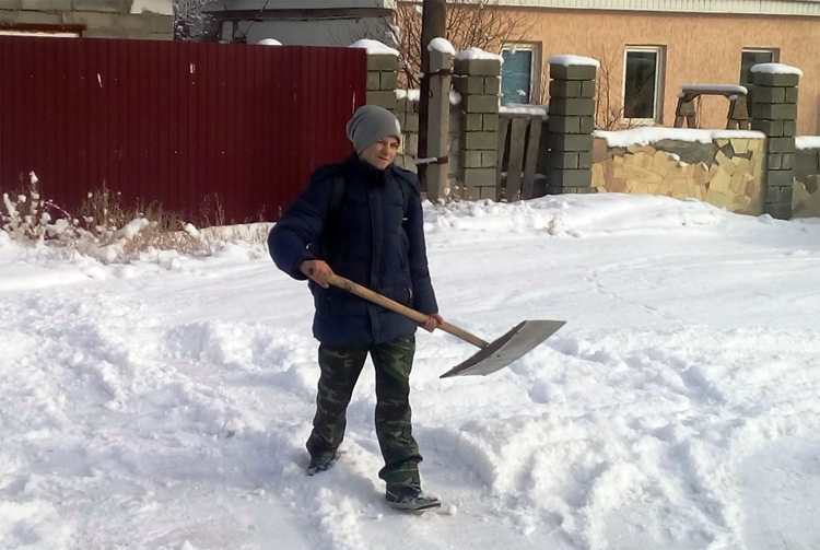 Жителей Натальино просят очистить ливневки от снега и льда у своих домов