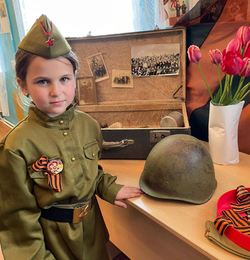 В Натальинском МО ко Дню Победы была проведена необычная акция «Чемодан историй»